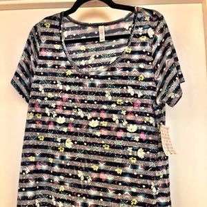 LuLaRoe classic tee brand new with tags large
